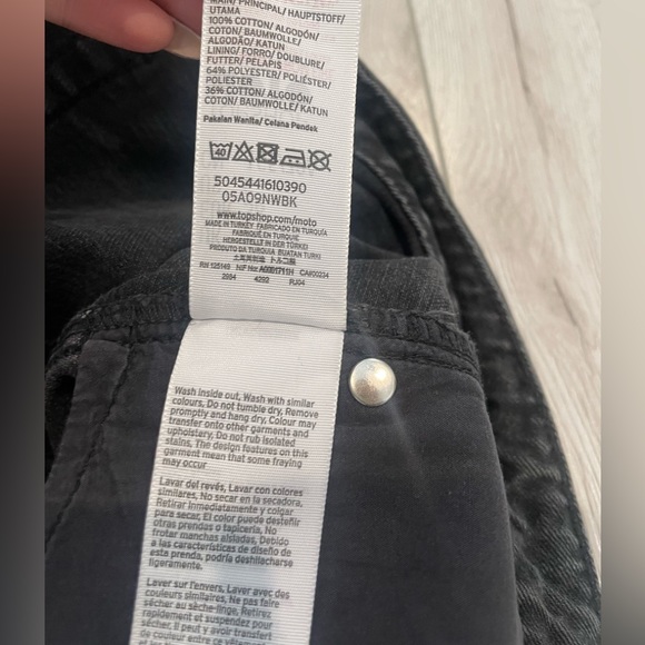 TOPSHOP Mom Denim Shorts - Picture 14 of 14